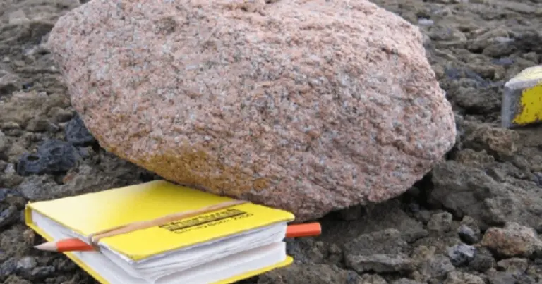 Рожеві скелі відкрили загадку Антарктиди: дивовижна знахідка під кригою континенту 6