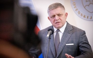 Фіцо застерігає Україну про ймовірне словацьке вето на позику від Євросоюзу.