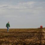 Посівна кампанія розпочалась у сімнадцяти регіонах України.