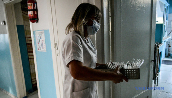 Міністерство охорони здоров'я прагне опікуватися шкільними медсестрами. 7