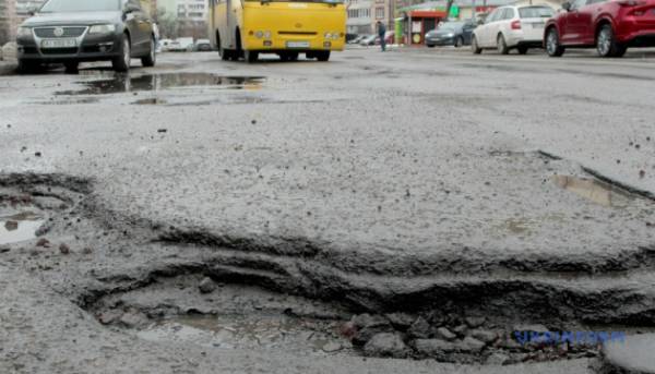 На залагодження вибоїн на шляхах Кабмін спрямував ще&hellip;