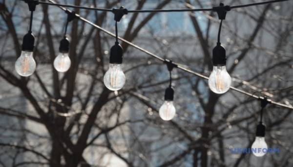 Головна 57 Завтра у кожній області графіки знеструмлень діятимуть цілодобово.