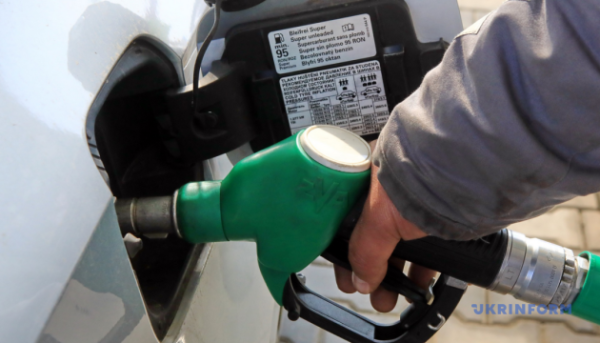 Пальне на заправках: вартість бензину та дизелю 24 березня сповільнилась. 16