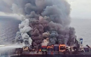 Головна 79 Російський танкер охоплений полум’ям у Середземномор’ї – відеокадри