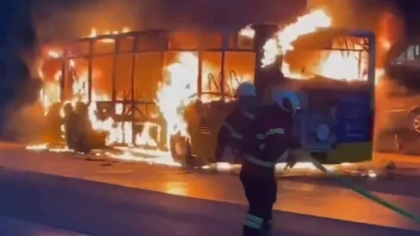 Шестеро загиблих після того, як чоловік “підпалив себе” під час&hellip;