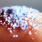 Дослідження: Мікрочастинки пластику здатні перешкоджати імунним клітинам та пригнічувати захист&hellip;