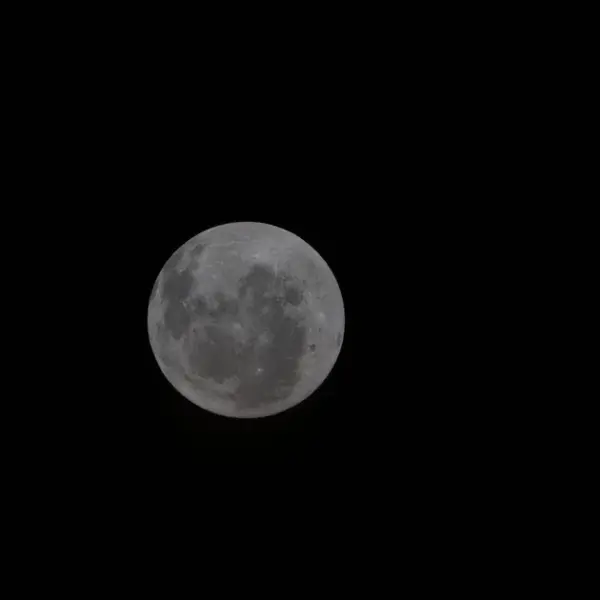 Реальний вигляд Місяця: вражаючі факти від астронавтів NASA