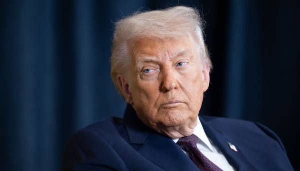 Головна 54 Трамп запровадив стовідсоткові збори на окремі медикаменти