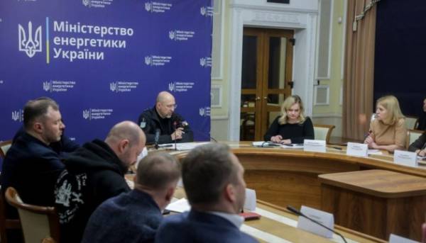 Шмигаль провів обговорення з підприємцями щодо лімітів цін на електроенергію для газової генерації. 16