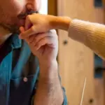 Поцілунок руки жінки без її згоди тепер вважається сексуальним насильством&hellip;