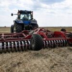 Головна 42 Кабмін прибрав трирічний стаж як умову допуску до керування агротехнікою.