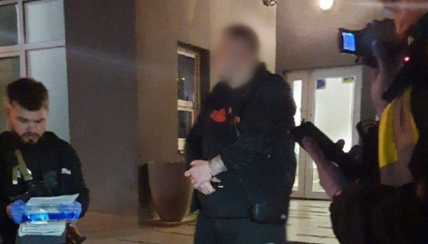 Головна 53 У Києві вночі чоловік відкрив вогонь поруч з будівлею.