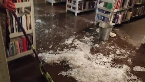 У Києві внаслідок російських ударів постраждали будівлі Української Книжкової Палати.