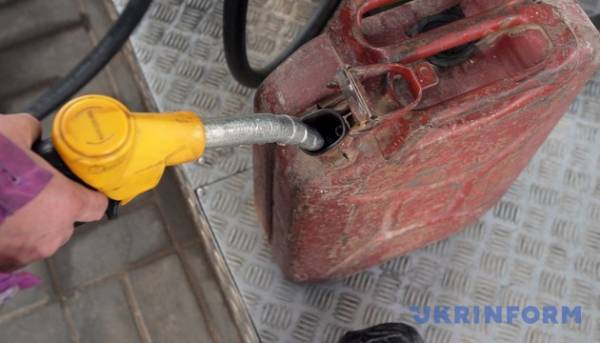 Росія призупинила вивезення бензину до кінця липня. 3