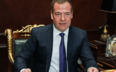 Головна 34 Medvedev cynically threatens the EU with new strikes amid the drone explosion in Romania