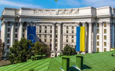 “Ми купуємо”. Українське МЗС відповіло на заяви Болгарії про зупинку постачань зброї