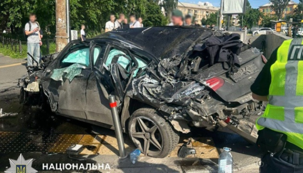 Головна 54 Двоє правоохоронців загинули в автопригоді в Солом’янському районі столиці.