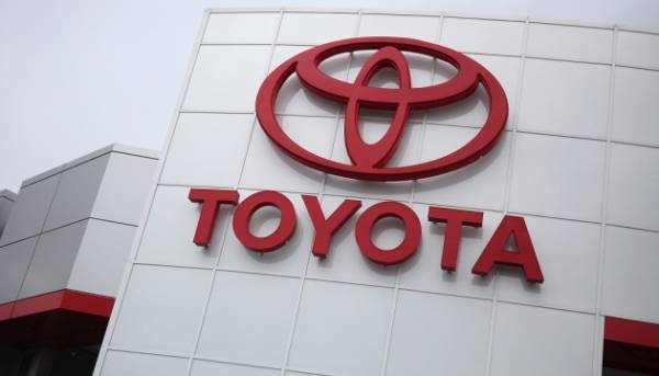 Світові продажі Toyota зменшуються вже четвертий місяць поспіль