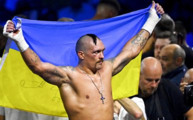 Усик несподівано зрікся всіх своїх титулів