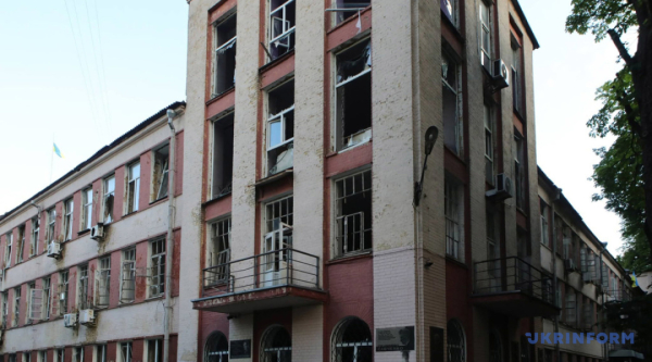 У столиці зросла кількість жертв російського удару до 30, четверо людей загинули. 34