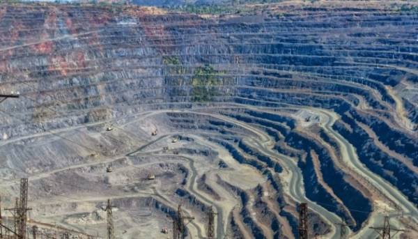Південний гірничо-збагачувальний комбінат зупиняє діяльність – логістичні труднощі спричинені російськими обстрілами