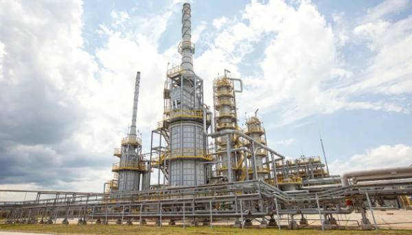 Головна 60 Зниження переробки нафти в РФ: найнижчі показники за понад два десятиліття, повідомляє Bloomberg