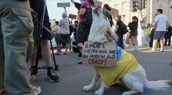 У столиці та інших населених пунктах четвертий день поспіль не вщухають демонстрації через звільнення Федорова 18
