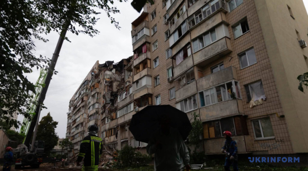 У столиці України, Києві, внаслідок російської атаки зросла кількість жертв до 19 осіб, 58 зазнали поранень. 16