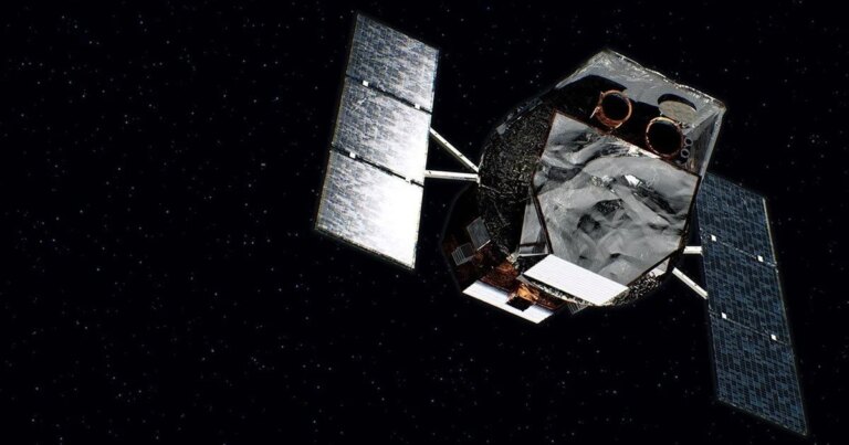 Космічний телескоп швидко летить до Землі: NASA розпочало операцію з порятунку 15