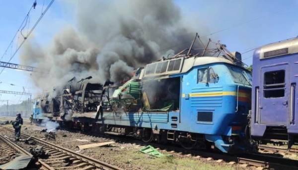Головна 57 Росія атакувала локомотив та пасажирський поїзд на Запоріжжі – Калашник