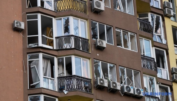 У столиці України, Києві, кількість жертв внаслідок потужного удару Російської Федерації збільшилася до сімнадцяти, серед них одна особа загинула.
