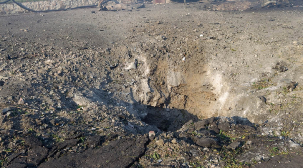 Скління павільйону метро «Почайна» в Києві зазнало пошкоджень внаслідок російської атаки. 18