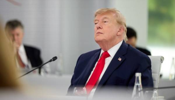 Трамп погрожує Євросоюзу новими митами після штрафу Google в 1 мільярд доларів.