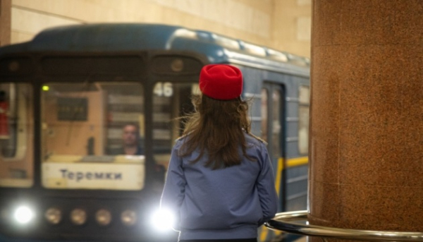 Головна 53 У Київському метрополітені роз’яснили причини, через які потяги не зупиняються на станціях…