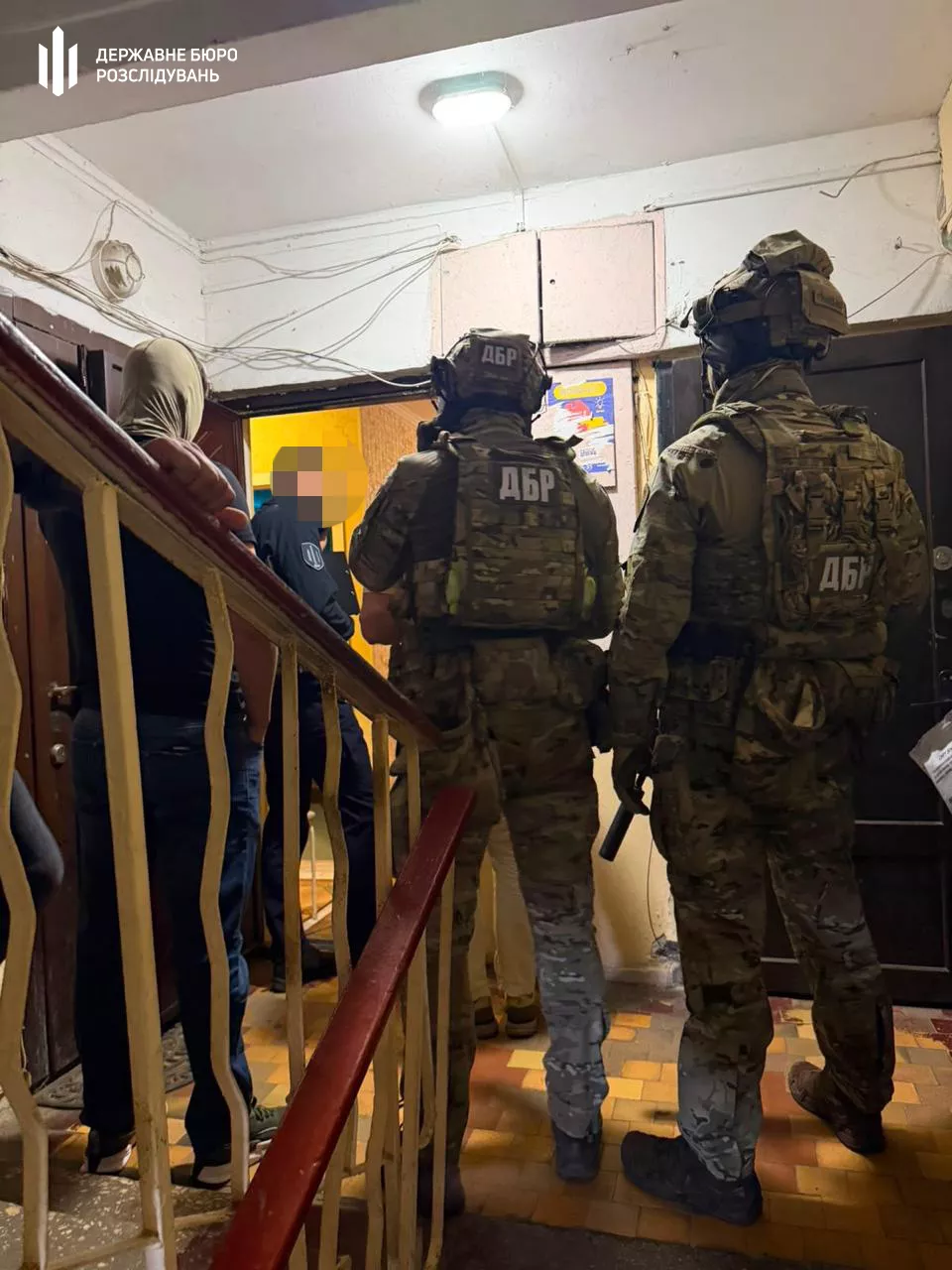 «Бей, пакуй і збирай»: 10 співробітників ТЦК на Одещині спіймані за тортури та насильство під час мобілізаційної кампанії 6 «Бей, пакуй і збирай»: 10 співробітників ТЦК на Одещині спіймані за тортури та насильство під час мобілізаційної кампанії 3