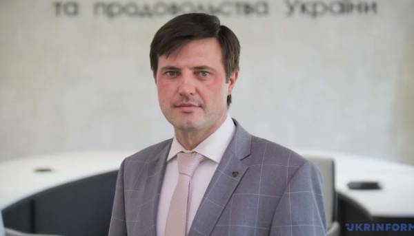 Ворожі сили зруйнували майже 90% запасів торговельних мереж, проте українці не залишаться без продовольства, – заявив Висоцький.