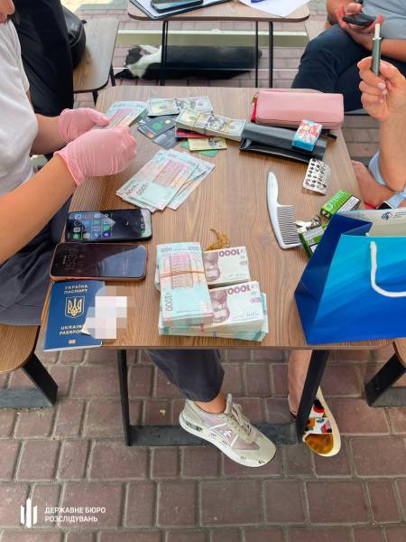Модернізація порту «Чорноморськ»: затримали службовця АМПУ, який вимагав 500 тисяч гривень неправомірної вигоди 11 Модернізація порту «Чорноморськ»: затримали службовця АМПУ, який вимагав 500 тисяч гривень неправомірної вигоди 11
