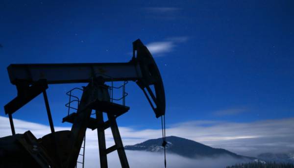Oil prices fall after Trump's statements about new talks with Iran 2