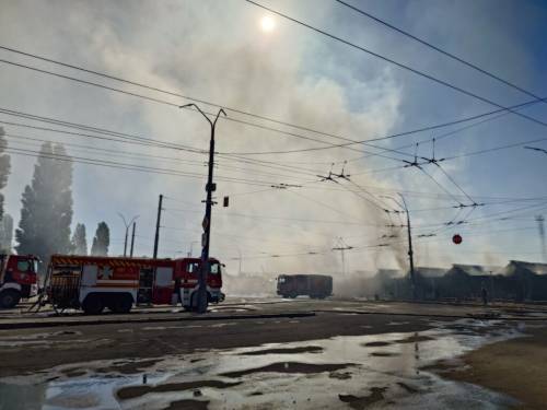 Приблизно всі книжкові ряди на Петрівці були охоплені вогнем 10 Приблизно всі книжкові ряди на Петрівці були охоплені вогнем 10