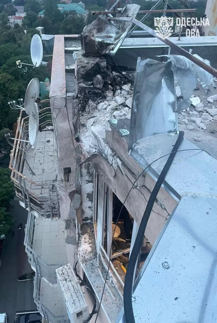 Одещина зазнала тривалого, багатогранного нападу, що тривав більше семи годин: понівечено будівлі та навчальні заклади 4 Одещина зазнала тривалого, багатогранного нападу, що тривав більше семи годин: понівечено будівлі та навчальні заклади 3