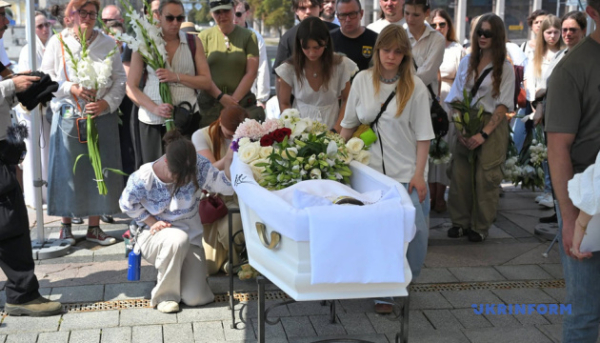 У столиці віддали шану волонтерці Віталіні Яровенко, яка загинула внаслідок повторної атаки Росії