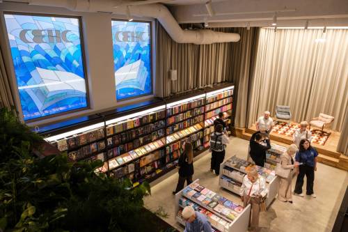 У Львові запрацювала книгарня «Сенс» 9