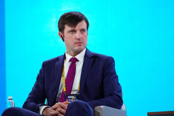 Економічні новини: Фінансова допомога на мільярди, тиск на гривню та вартість зернових 14 Економічні новини: Фінансова допомога на мільярди, тиск на гривню та вартість зернових 14