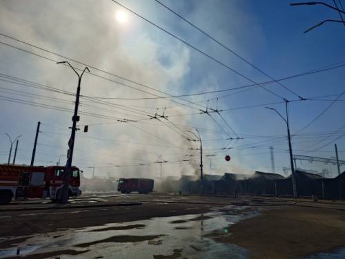 Приблизно всі книжкові ряди на Петрівці були охоплені вогнем 11 Приблизно всі книжкові ряди на Петрівці були охоплені вогнем 11