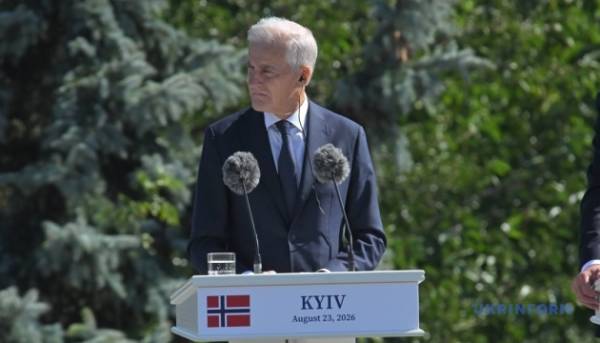 Норвегія планує надавати Україні підтримку в розмірі приблизно 9 мільярдів доларів у 2027 році, заявив прем’єр-міністр.
