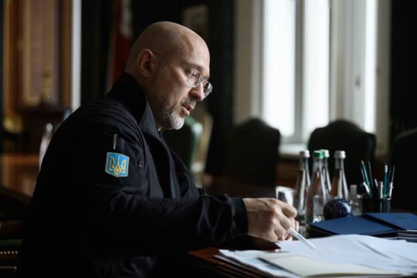 Зеленський після наради зі Шмигалем: Окреслили пріоритетні запити для співпраці з партнерами в енергетичному секторі 4 Зеленський після наради зі Шмигалем: Окреслили пріоритетні запити для співпраці з партнерами в енергетичному секторі 4