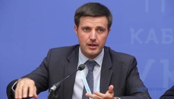 Головна 63 Для осінніх робіт аграрний сектор потребує приблизно 200 мільярдів гривень обігових коштів – Висоцький