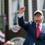 Головна 55 Трамп оголосив про «видатну» угоду щодо нафти між Сполученими Штатами…