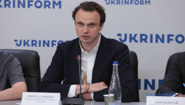 Політолог: Україна володіє козирними картами для відновлення експорту сільськогосподарської продукції через Чорноморський регіон.