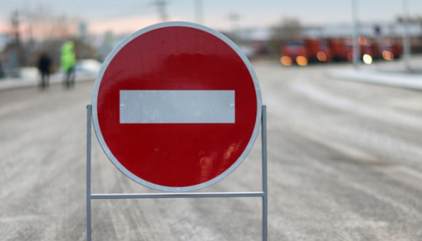 На Київщині перекритий рух транспортних засобів з 15 по 32 км траси Київ - Чоп